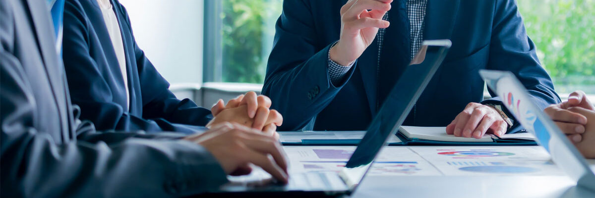 優秀なプレーヤーがなぜ管理職になれば苦しむのか？ ～中小企業に管理職研修が必要な理由と管理職に向いている研修の種類～